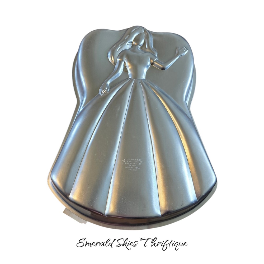 Vintage Wilton Barbie Doll Cake Pan w/ Original Barbie Pick, Mattel 90s Party - Picture 2 of 5